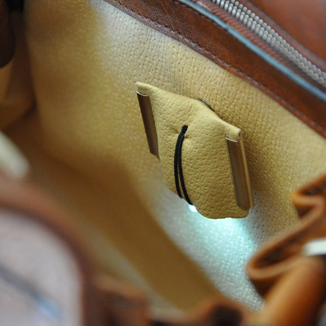 Pratesi Handbag Gaiole in genuine Italian leather - Vegetable Tanned Italian Leather Chianti