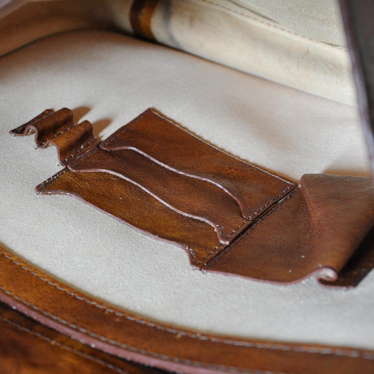 Pratesi Val D'Orcia Cross Body Bag in genuine Italian leather
